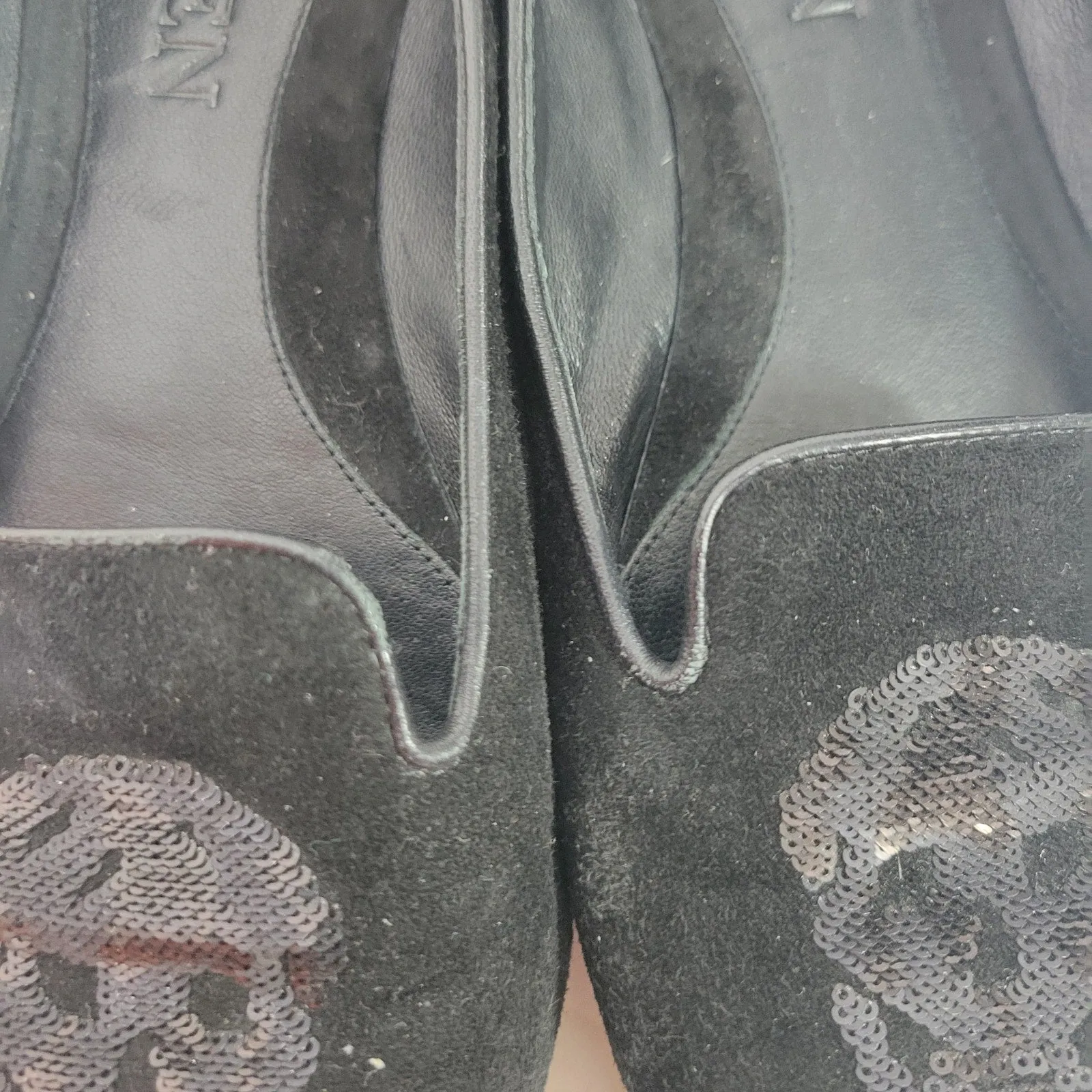 Alexander McQueen Skull Loafers Black Suede Flats Leather Sequin Slip On Semi Pointed Toe 39.5 9.5