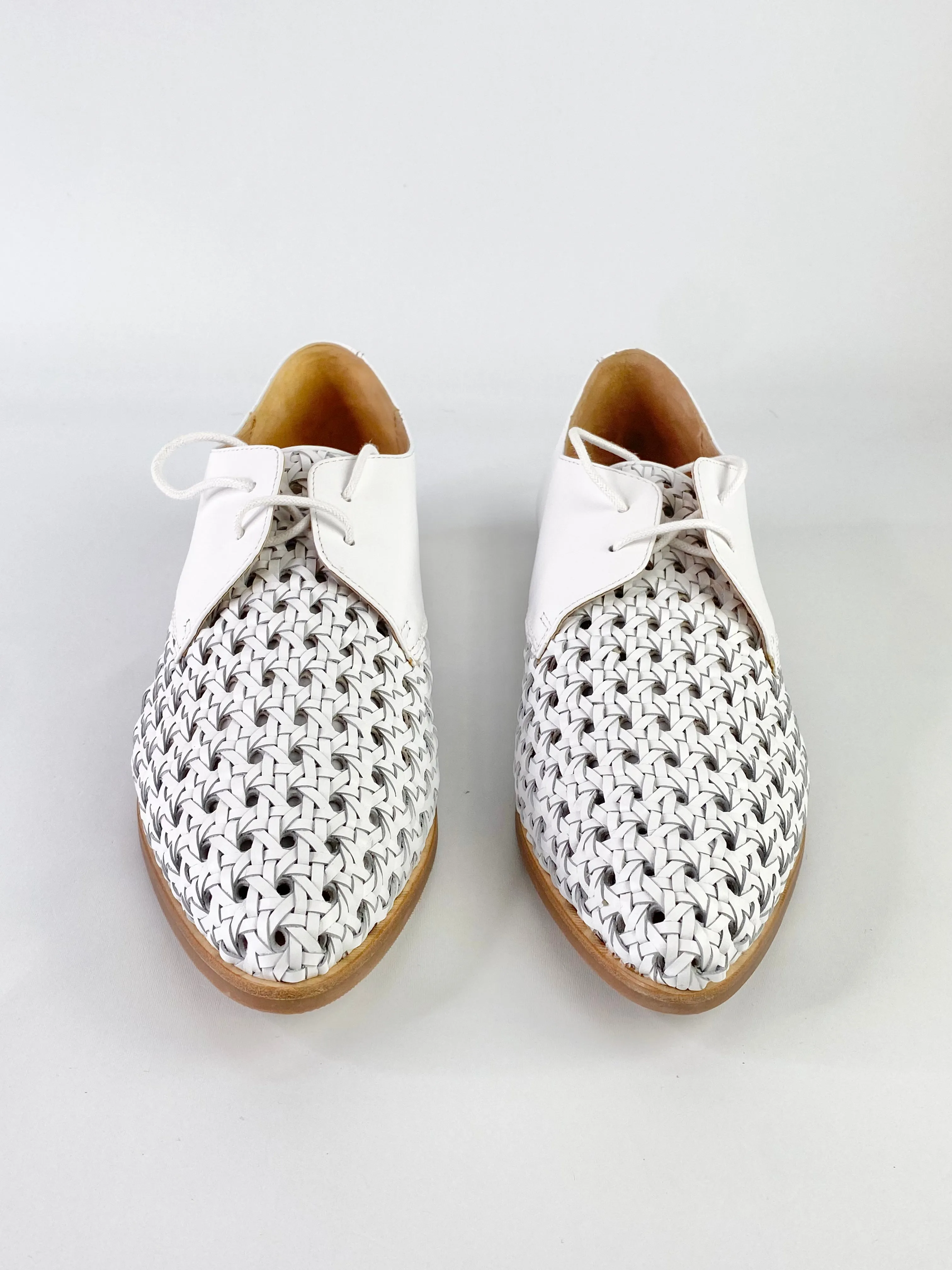 Bared White Leather 'Cockatoo' Lace Ups - EU41