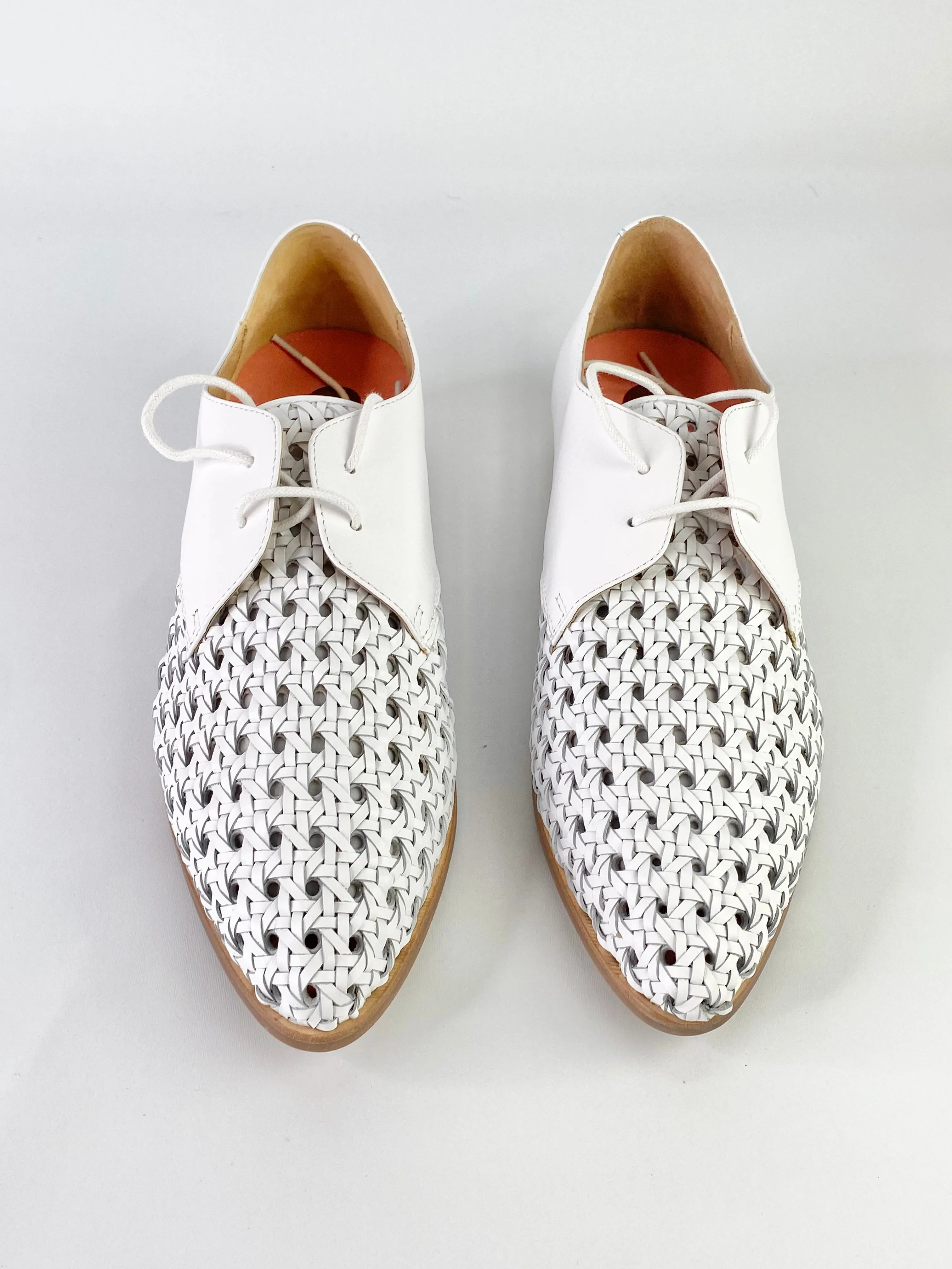 Bared White Leather 'Cockatoo' Lace Ups - EU41