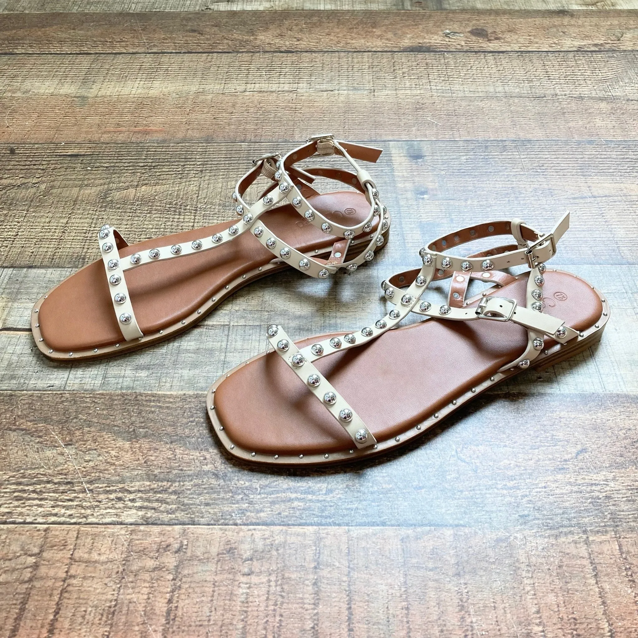 Coutgo Cream Studded Sandals- Size 7.5 (LIKE NEW)