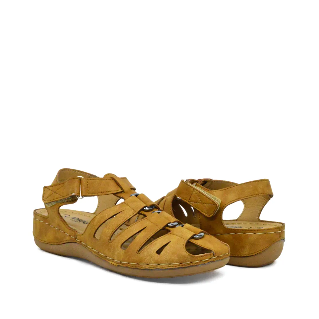 Flats Muna Tan