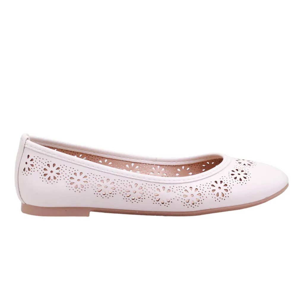 Flats para dama de corte con perforaciones y punta redonda
