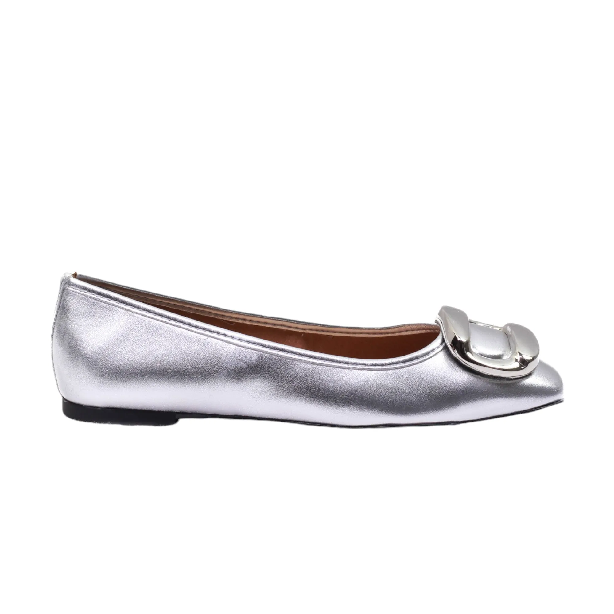 Flats para dama de piel lisa y tacon bajo, herraje frontal