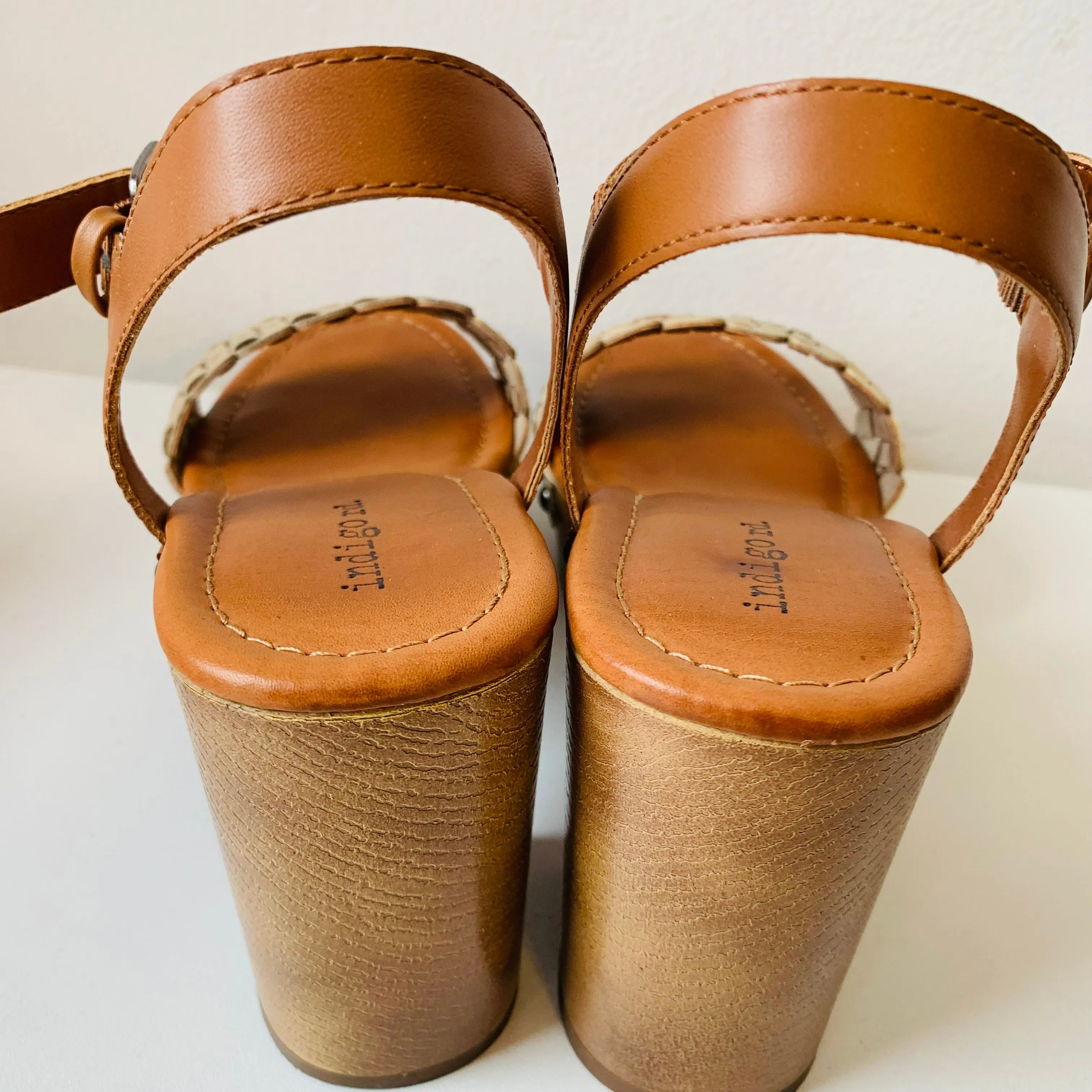 Indigo Rd Daft Wooden Platform Heel Sandals Size 7.5 IDRAFT