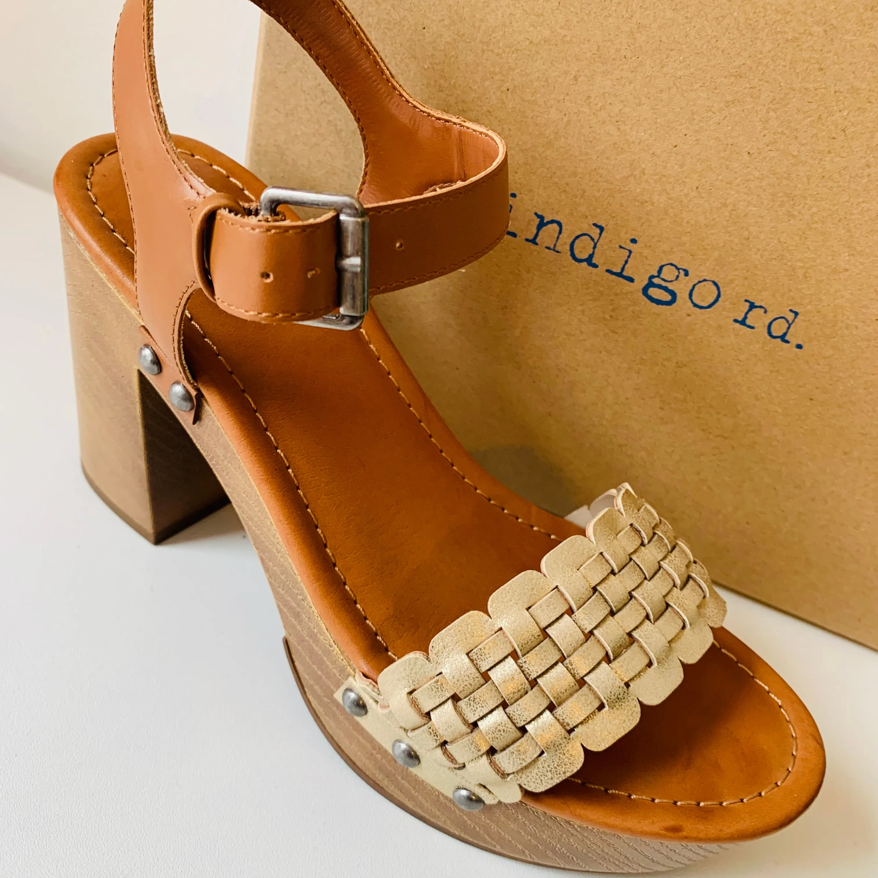 Indigo Rd Daft Wooden Platform Heel Sandals Size 7.5 IDRAFT