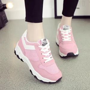 Leisure mesh sport shoes.