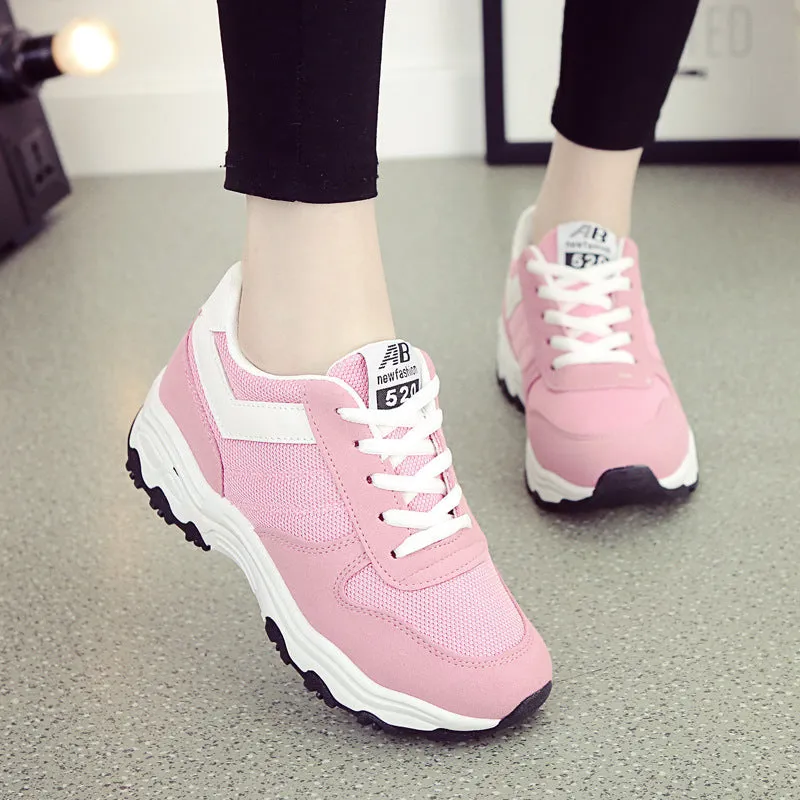 Leisure mesh sport shoes.