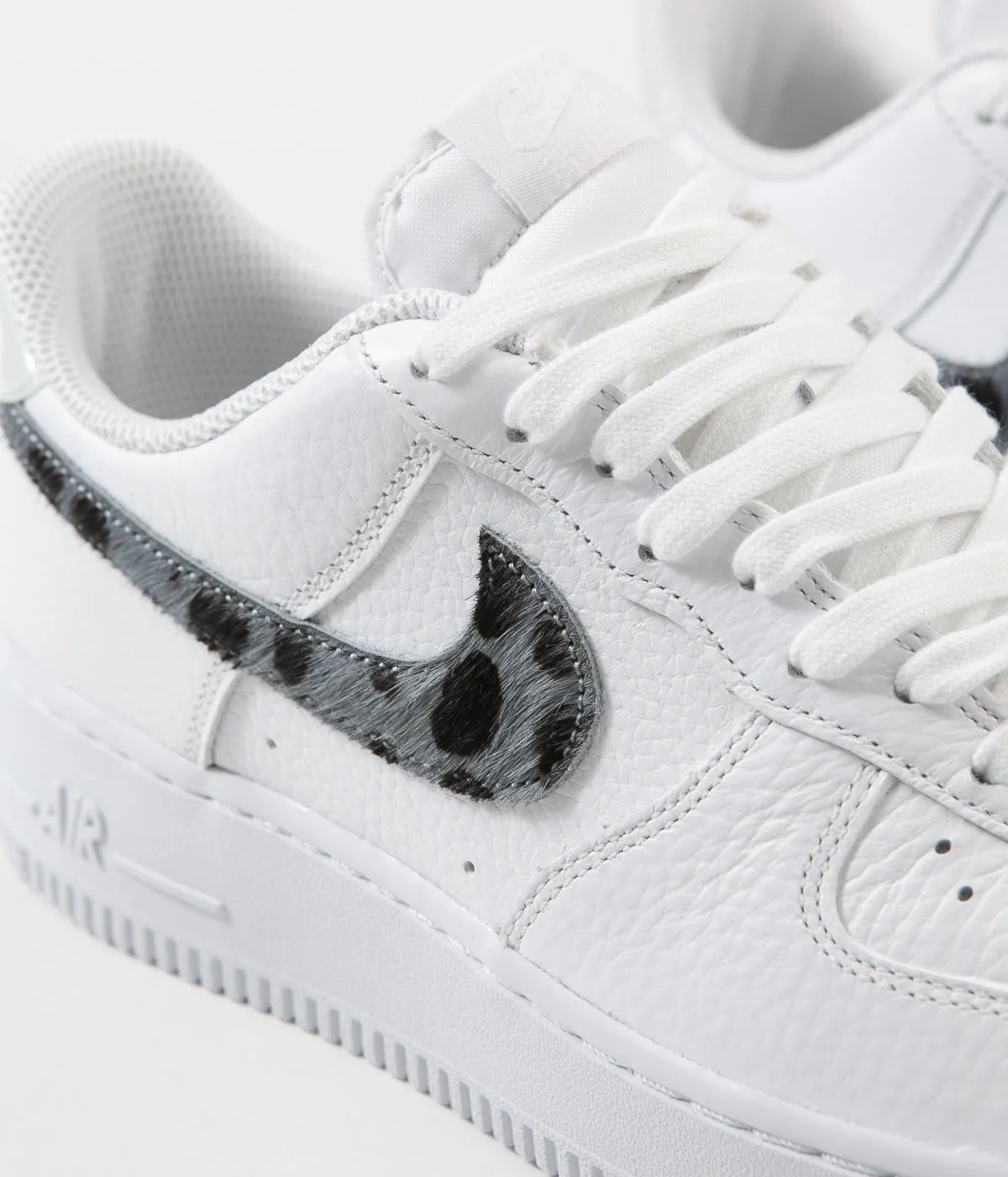 Nike Air Force 1 LV8 Shoes - White / Thunderstorm - White