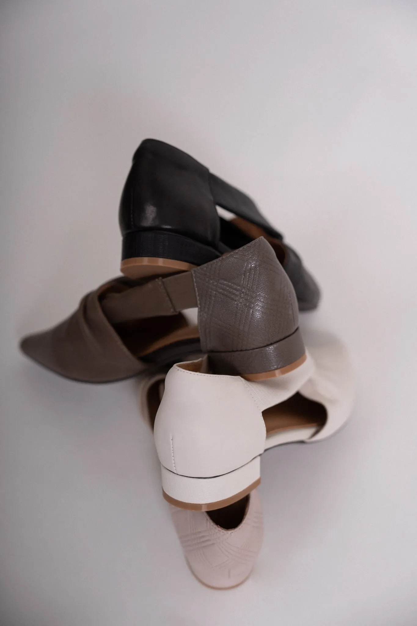 Ophelia 𖦞 Pointed Toe Mixed Leather Heels