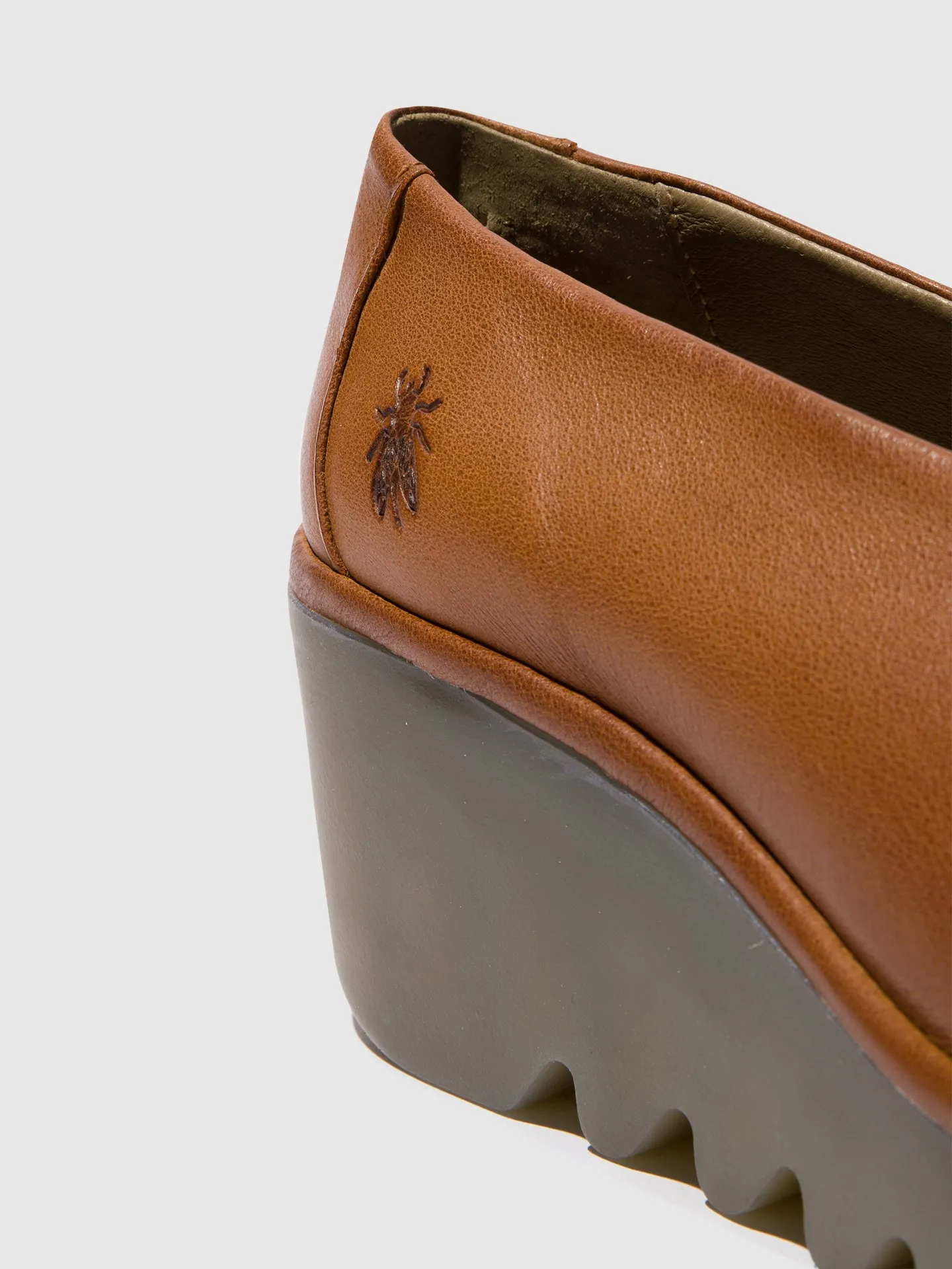 Slip-on Shoes BESO246FLY TAN