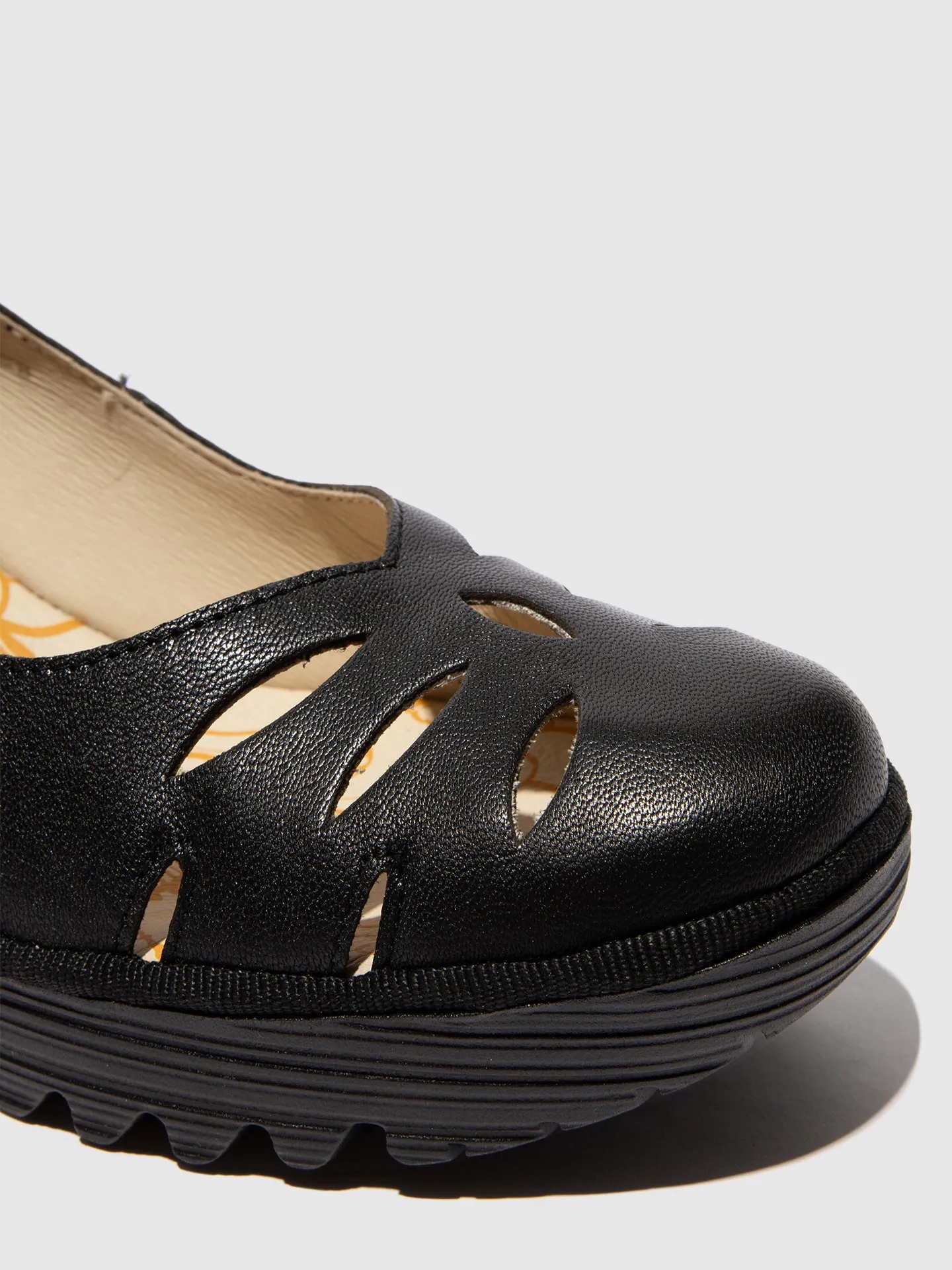 Slip-on Shoes YUBI480FLY BLACK