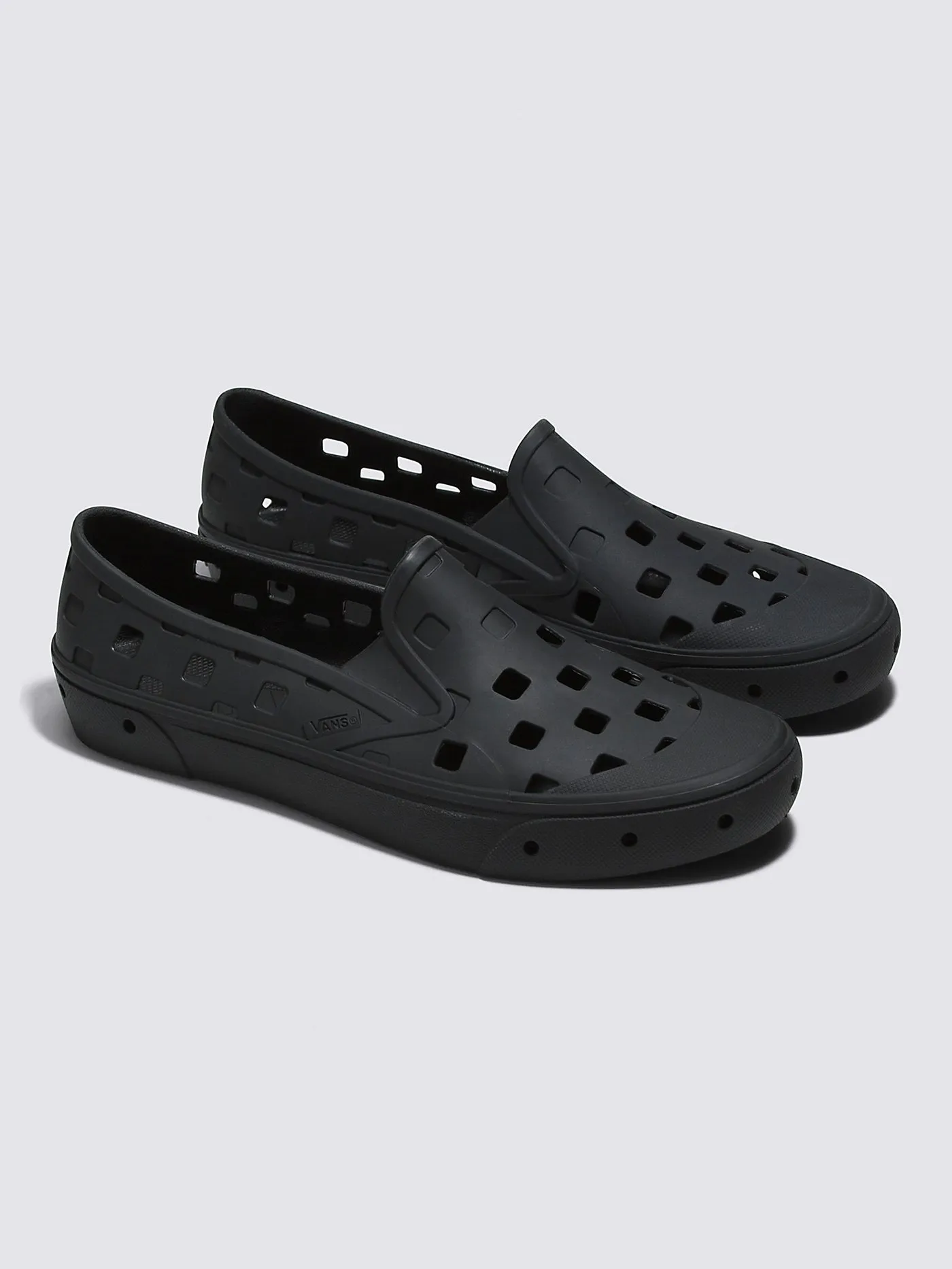Slip-On Trek Black Shoes