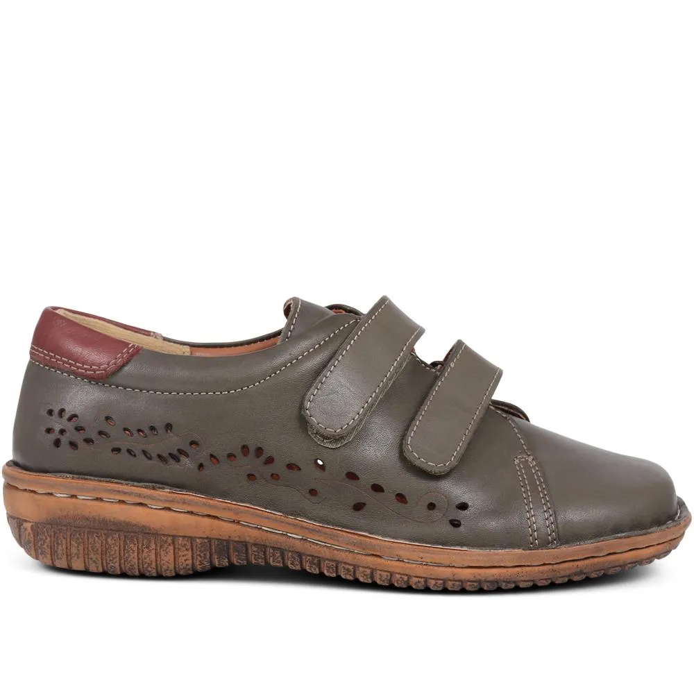 Touch-Fasten Leather Shoes  - HAK39025 / 325 540