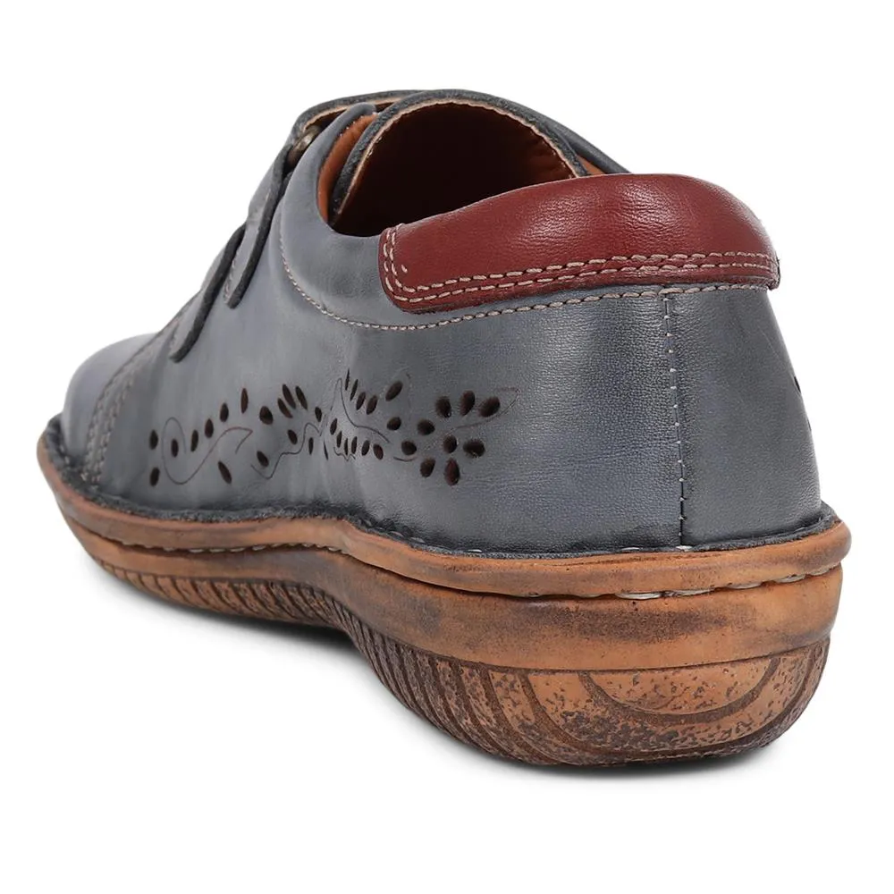 Touch-Fasten Leather Shoes  - HAK39025 / 325 540