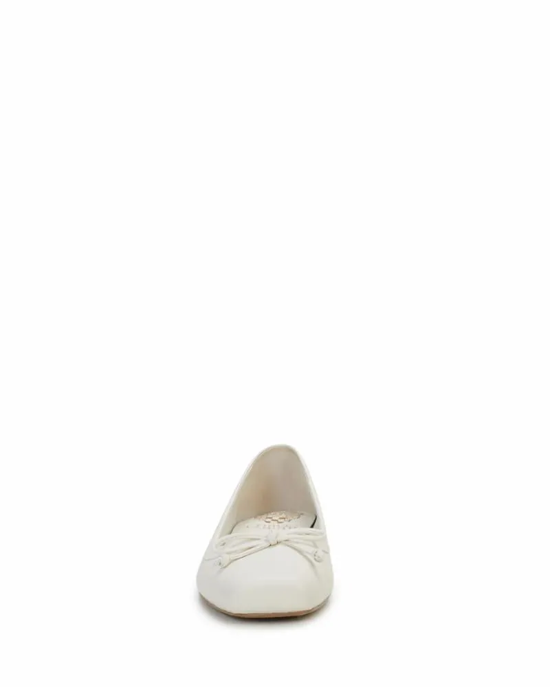 Vince Camuto Women's Corrine White M